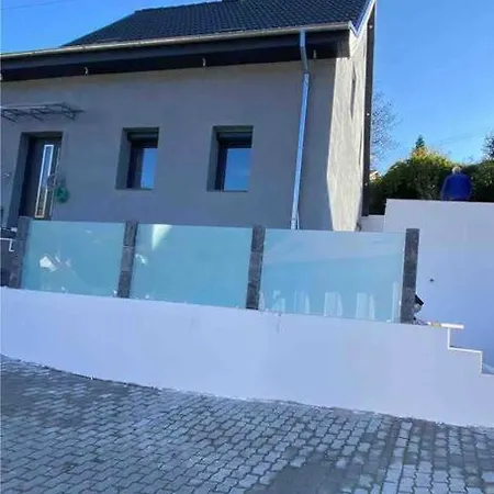 Nettes 1-zimmer Gastehaus Mit Parkplatz Apartment Ruthweiler